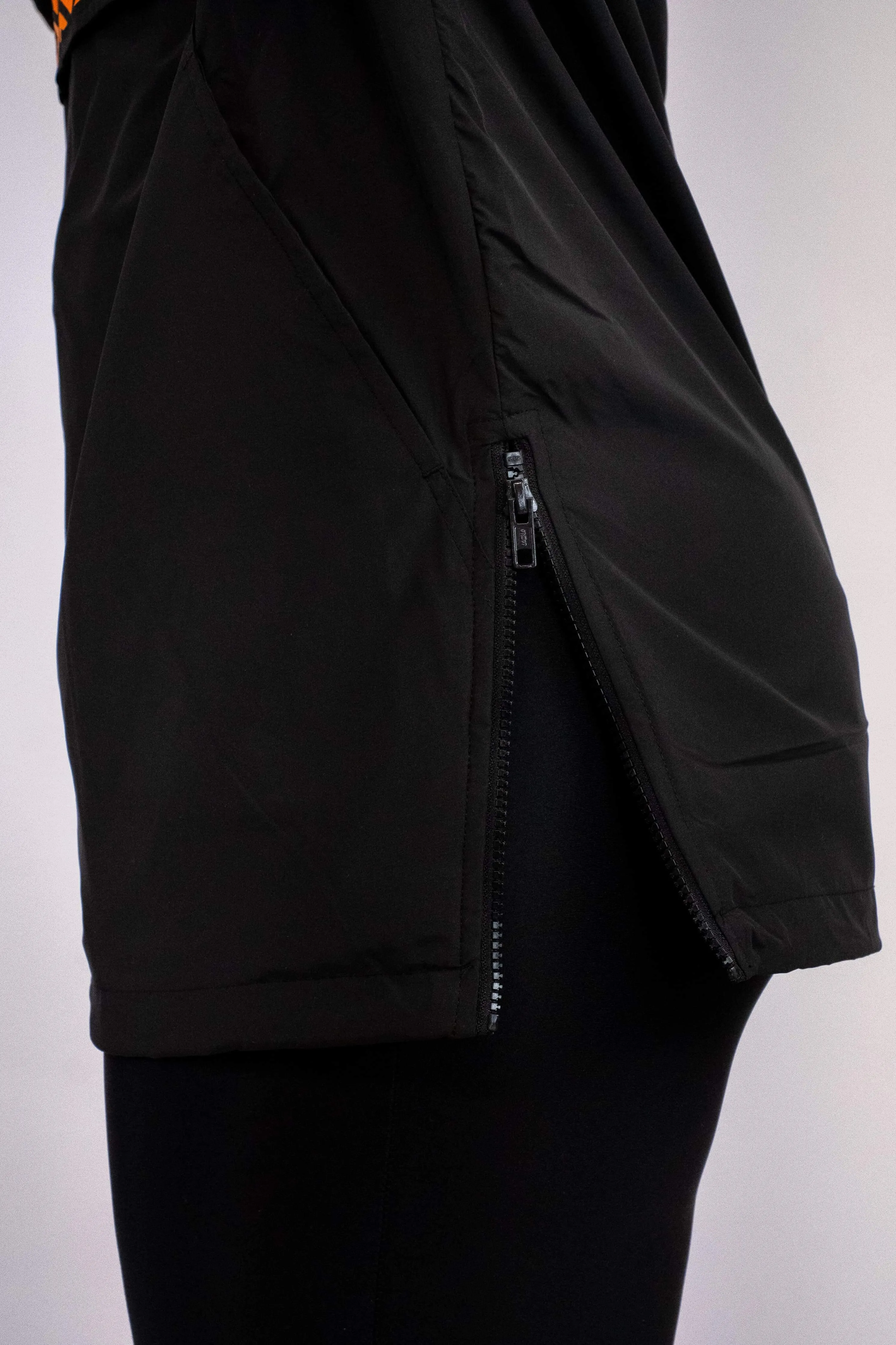 Avoque Windbreaker Women in Black