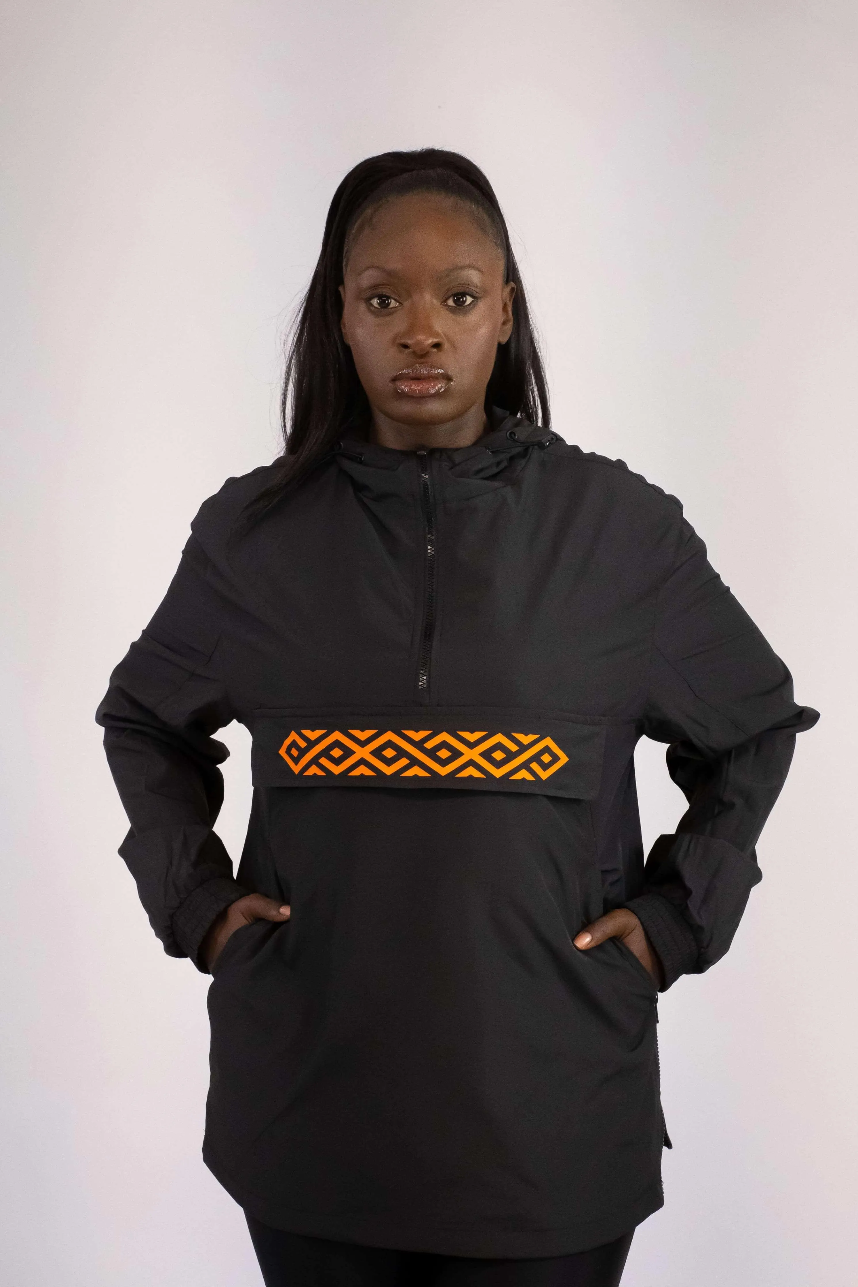 Avoque Windbreaker Women in Black