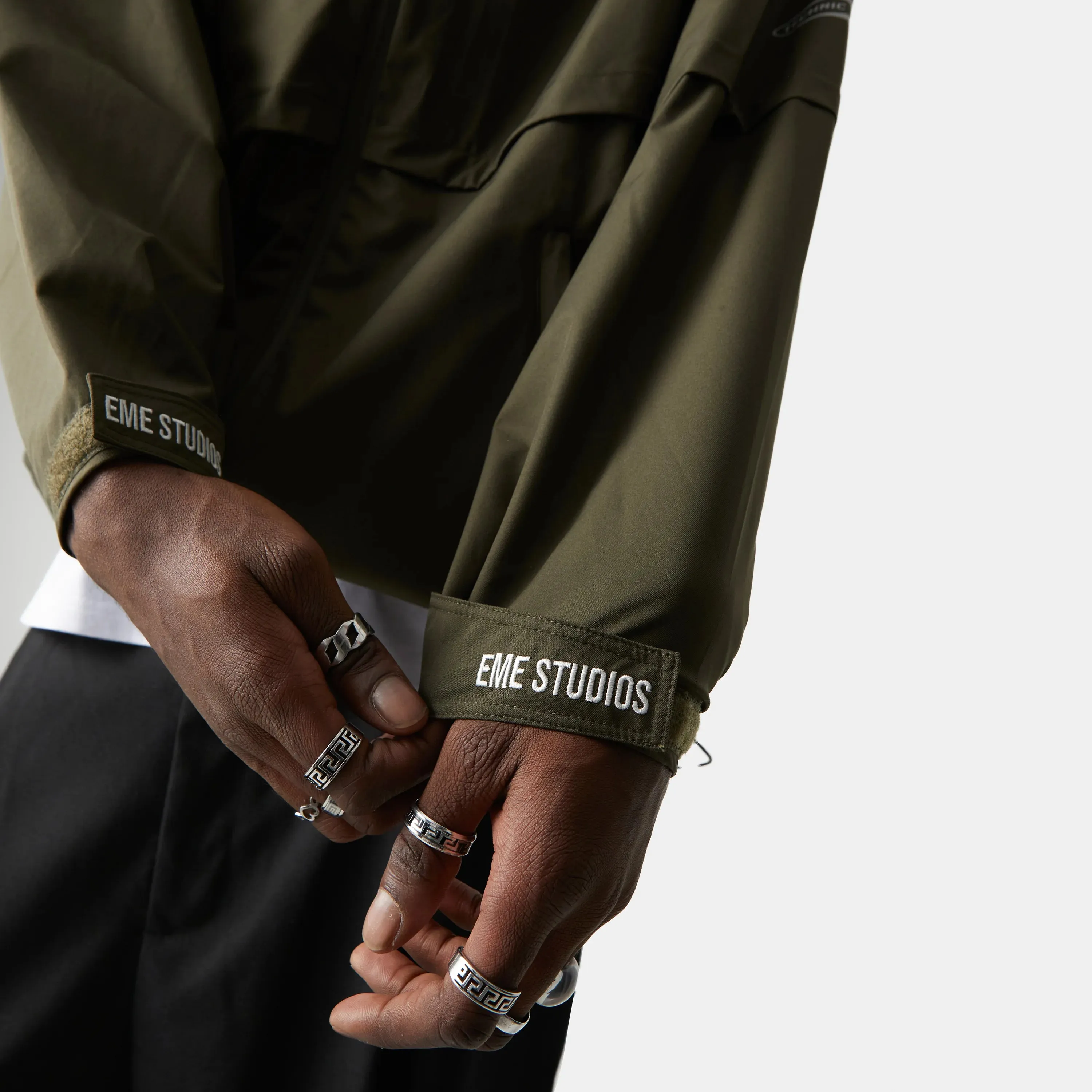 F - 5135 Forest Hunt Windbreaker